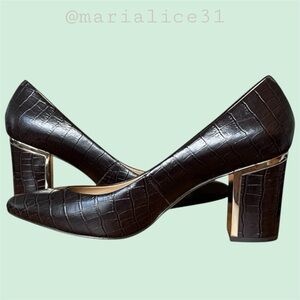 Talbots Brown Croc-Embossed Block Heels w/ gold accents. Size 7.5.